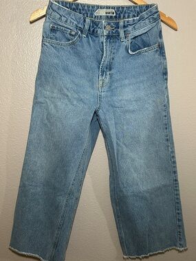Topshop Light Blue Cropped Straight Jeans with Raw Hem